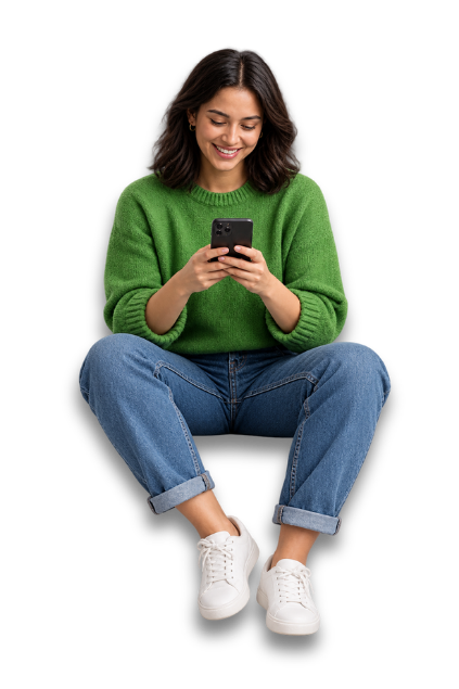 Persona consultando su situación fiscal en un teléfono celular